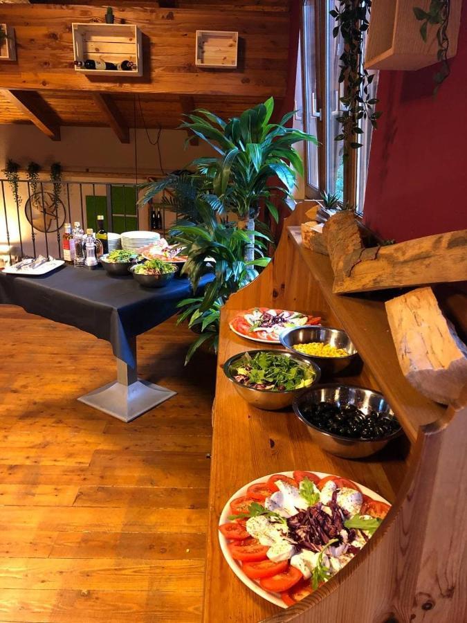 Gran Bosco Camping & Lodge Salbertrand Екстериор снимка
