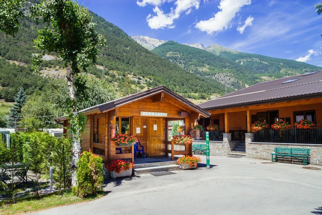 Gran Bosco Camping & Lodge Salbertrand Екстериор снимка